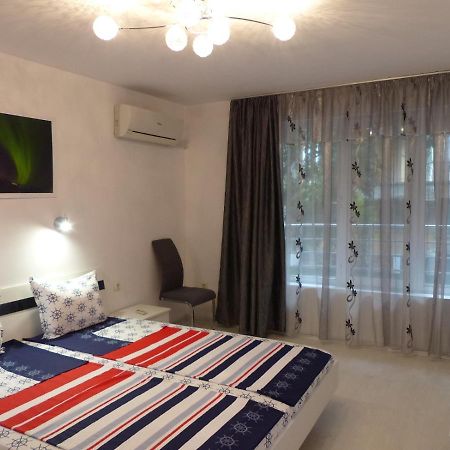 בורגאס Apartament Holiday מראה חיצוני תמונה