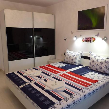בורגאס Apartament Holiday מראה חיצוני תמונה
